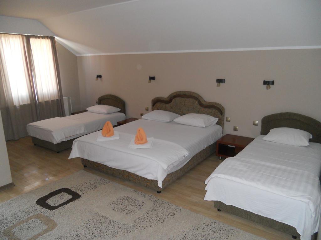 Guest House Vila Bor Novi Sad Exterior foto